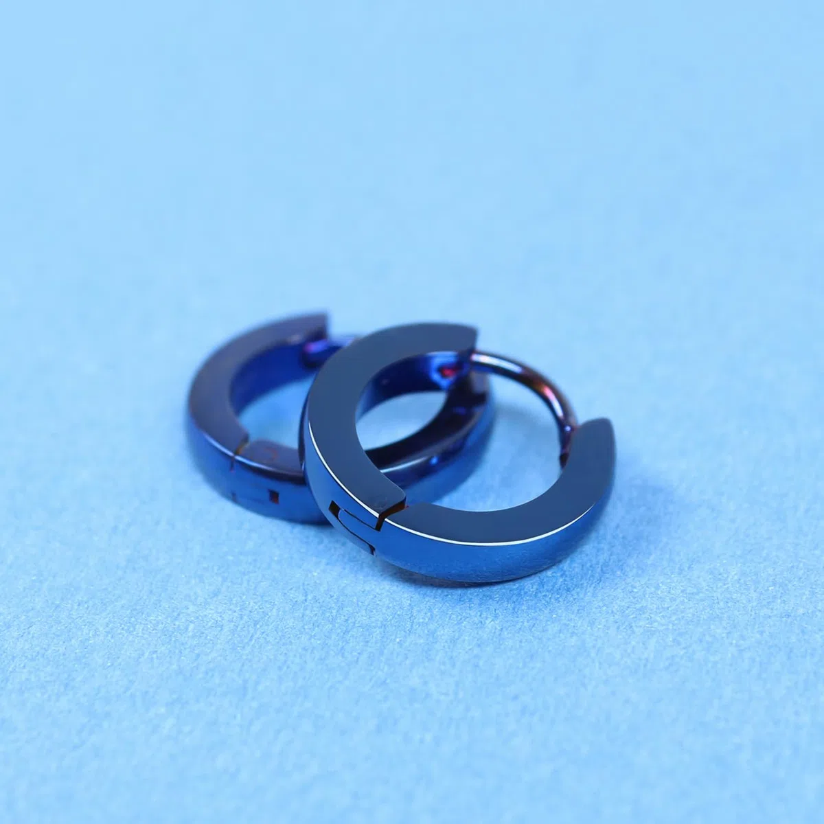 Treuheld® | Schmale Creolen Ohrringe aus Edelstahl 6 Farben