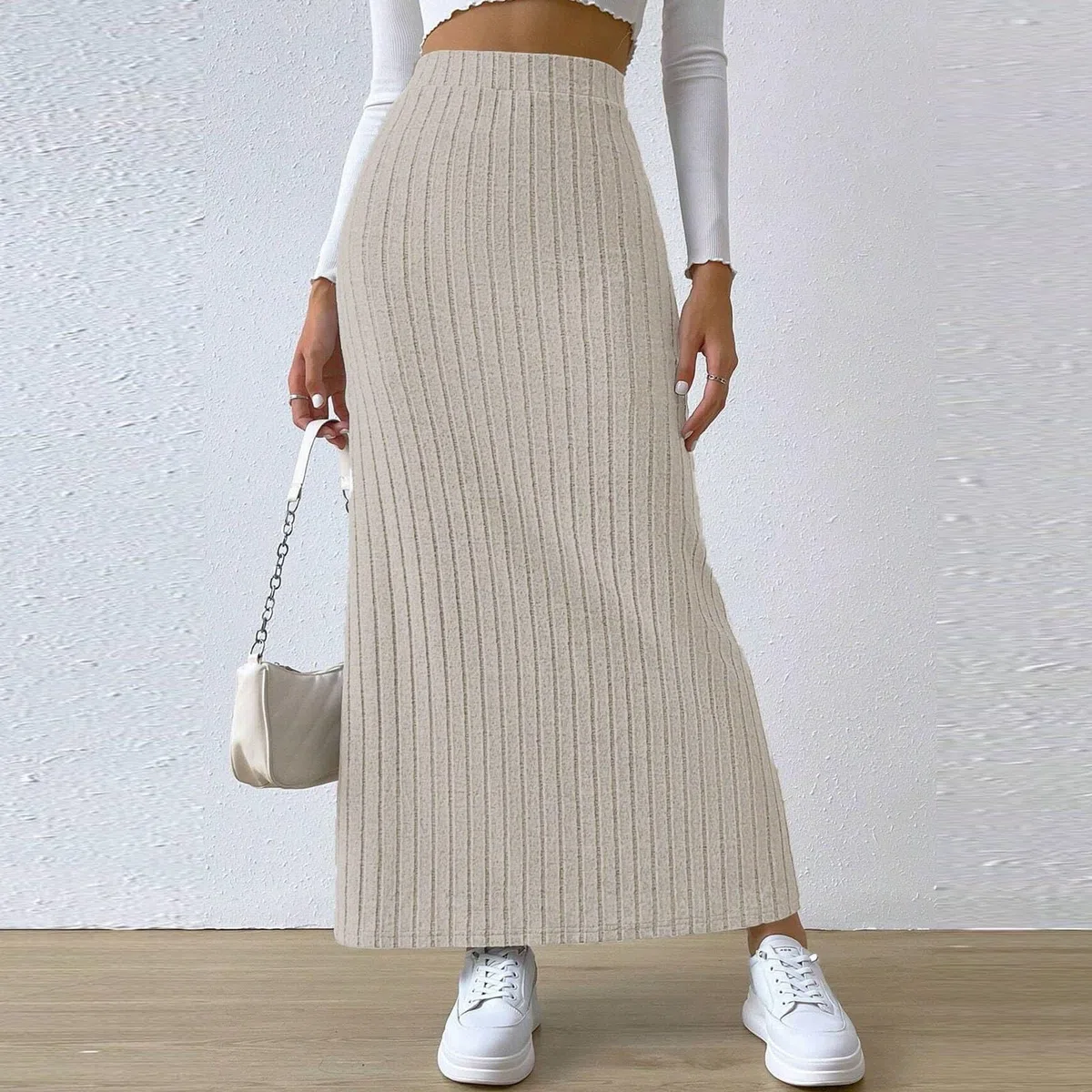 Generisch Figurbetonter Strickmaxirock für Damen mit elastischer Taillenpassform seitlichem Schlitz