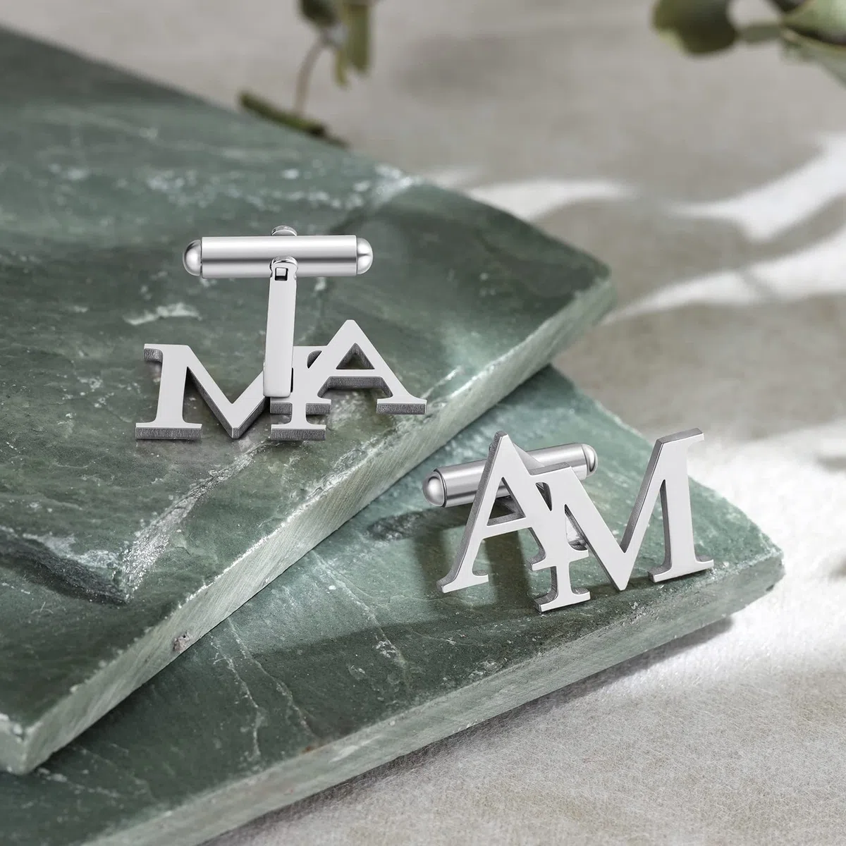 Personalisierte Manschettenknöpfe für Papa, 1 Paar Manschettenknöpfe aus Edelstahl mit personalisierten Initialen, Vatertag, Valentinstag, Geburtstagsgeschenk für Ehemann und Opa