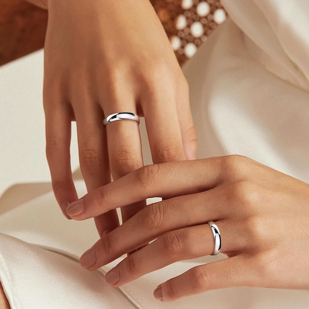 Diamday 925 Sterling Silber Ring Frauen Männer Schlicht Verlobungsring Polierte Trauring Hochzeit Glänzend Elegant Ring Silber Damen Ehering für Paar Simpel Damenring Herrenring Schmuck 52-65 2/4MM