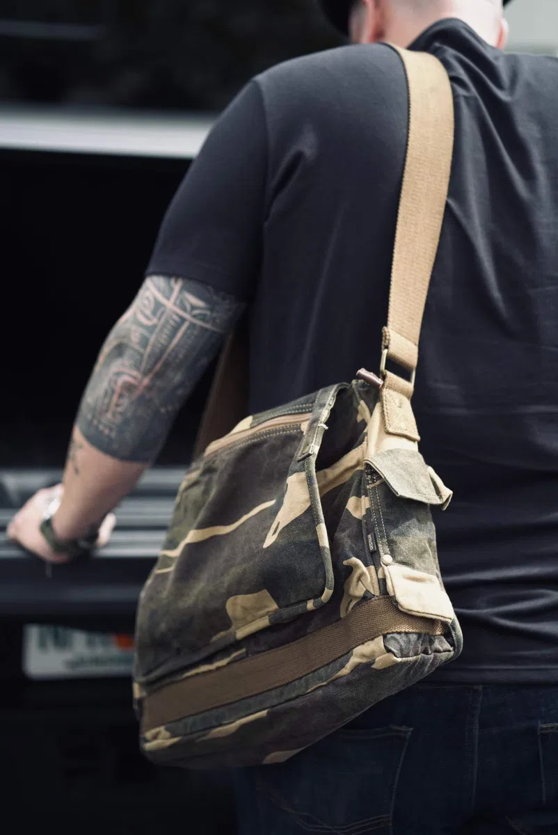 Gootium Canvas Shoulder Bag Vintage Cross Body Messenger Bag Mens Satchel 15.6
