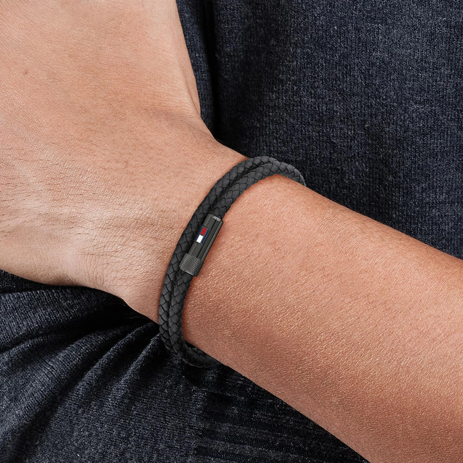 Tommy Hilfiger Jewelry Lederarmband für Herren verfügt über einen Magnetverschluss