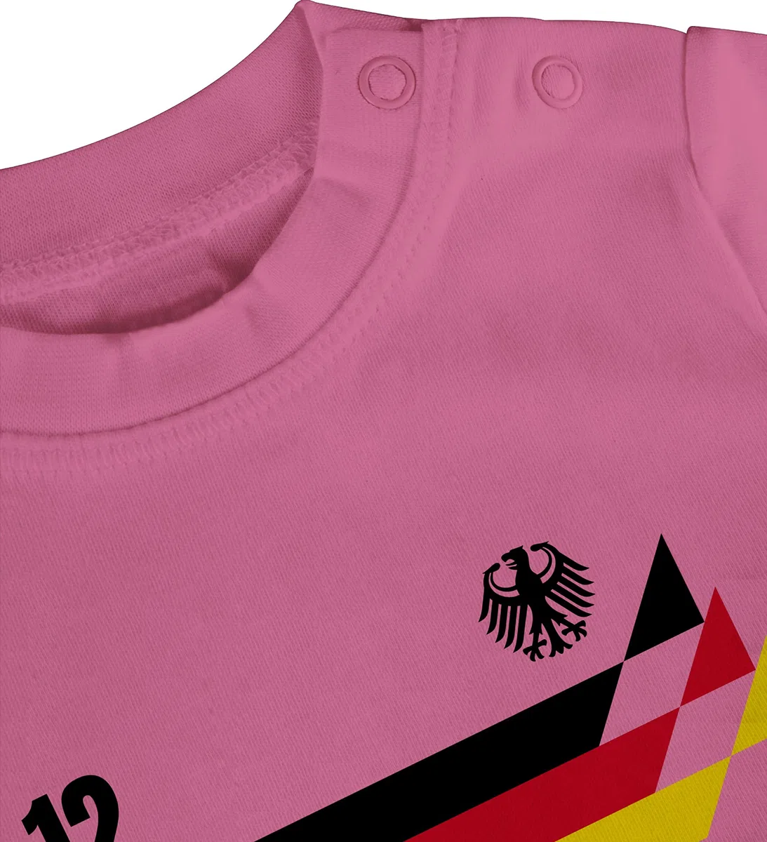 Geschenk mit Namen personalisiert by Shirtracer - Baby T-Shirt Mädchen Jungen - 2026 Fussball WM Fanartikel - Deutschland Trikot mit Name und Nummer Germany