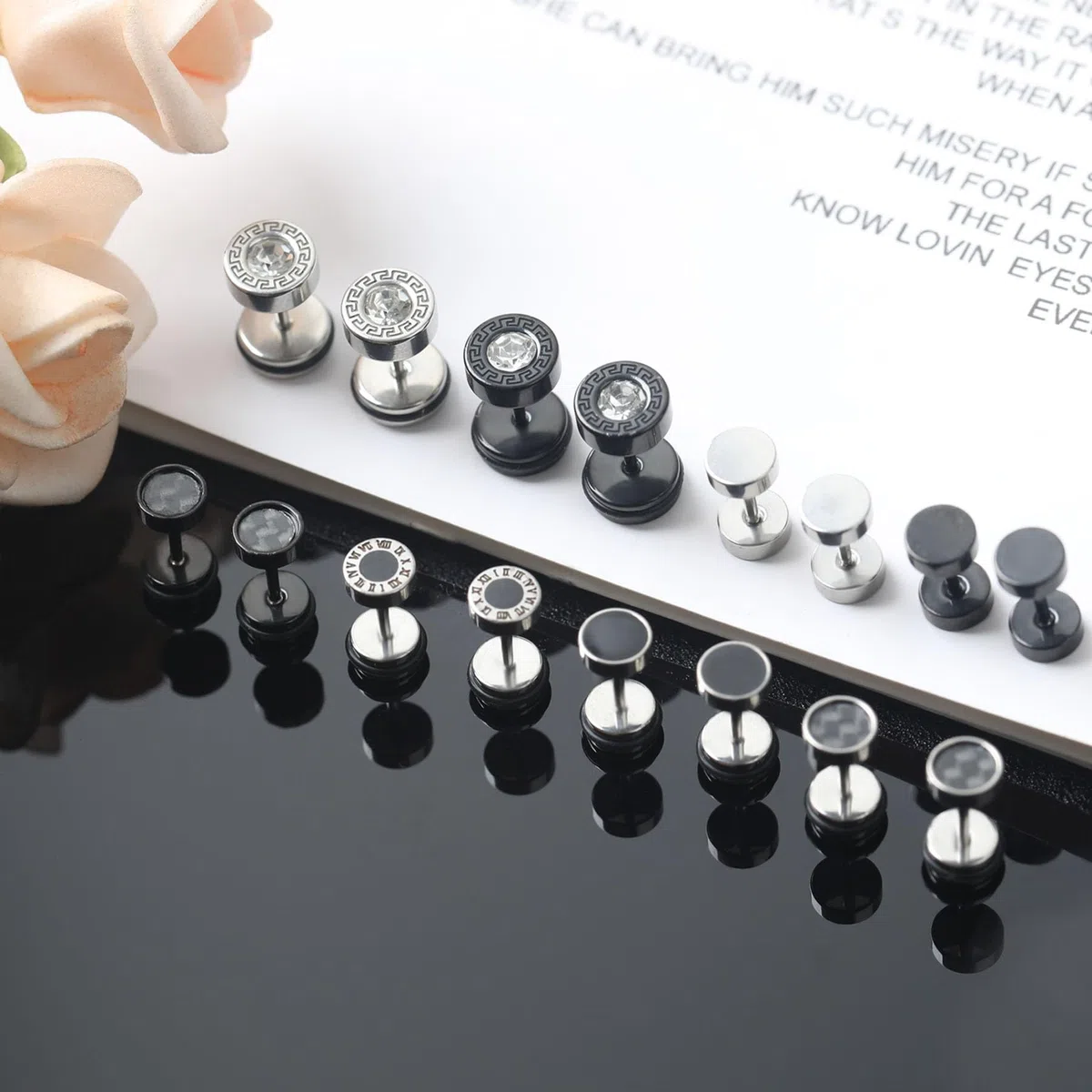 12 Paar Edelstahl Ohrringe Herren, Allergiefreie Creolen Ohrstecker Fake Plugs Schwarz/Silber für Damen Herren
