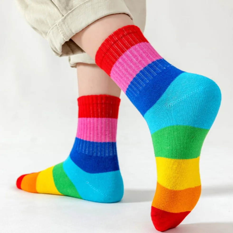 AKAMAS 5 Paar Neuheit Jungen Mädchen Bunte Gestreifte Freizeit Socken,Novelty Kinder Regenbogen Streifen Muster Crew Socke,Weiche Gestrickte Baumwolle Laufsocken,Elastische Sneaker Sport Söckchen