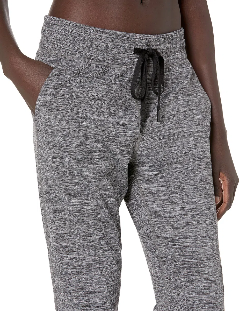 Amazon Essentials Damen Jogginghose aus gebürstetem Tech-Stretch - Auslauffarben