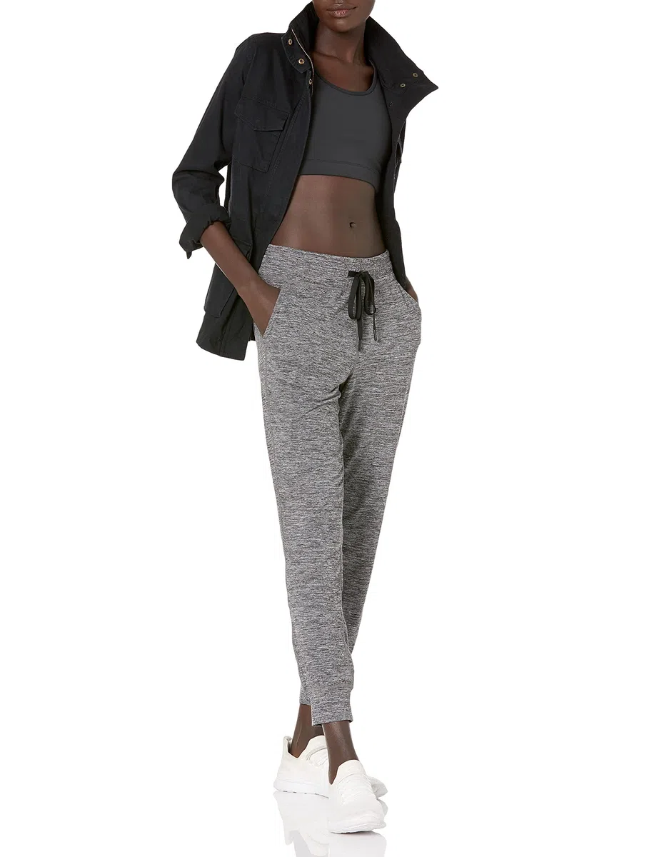 Amazon Essentials Damen Jogginghose aus gebürstetem Tech-Stretch - Auslauffarben