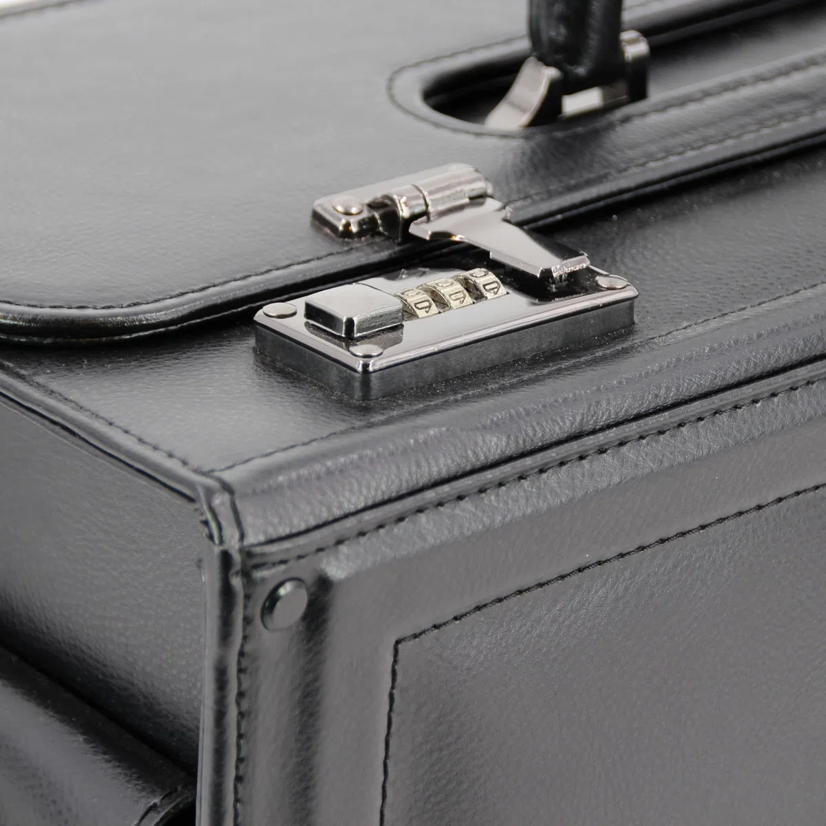 Roberto Romano handgefertigter Luxus Pilotenkoffer Milano aus Echtem Leder in schwarz 45043 | Lederkoffer, Aktenkoffer, Businesskoffer | Zeitloses Design Businessgarderobe, Formal oder Smart Casual