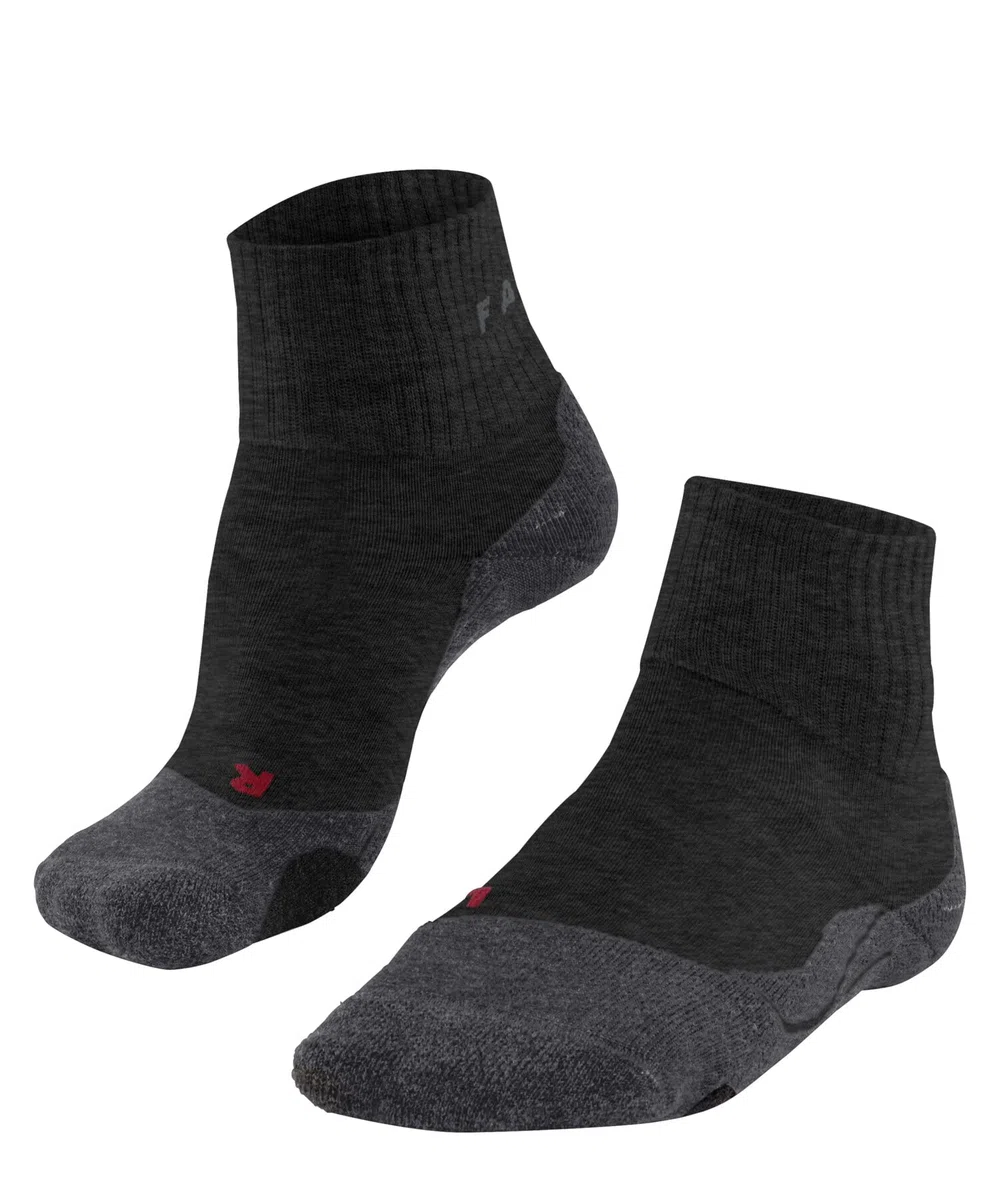 FALKE Damen TK2 Short Wandersocken atmungsaktive schnelltrocknende klimaregulierende geruchshemmende Wolle Funktionsmaterial mittelstarke Polsterung antiblasen kurz warm Trekkingsocken 1 Paar