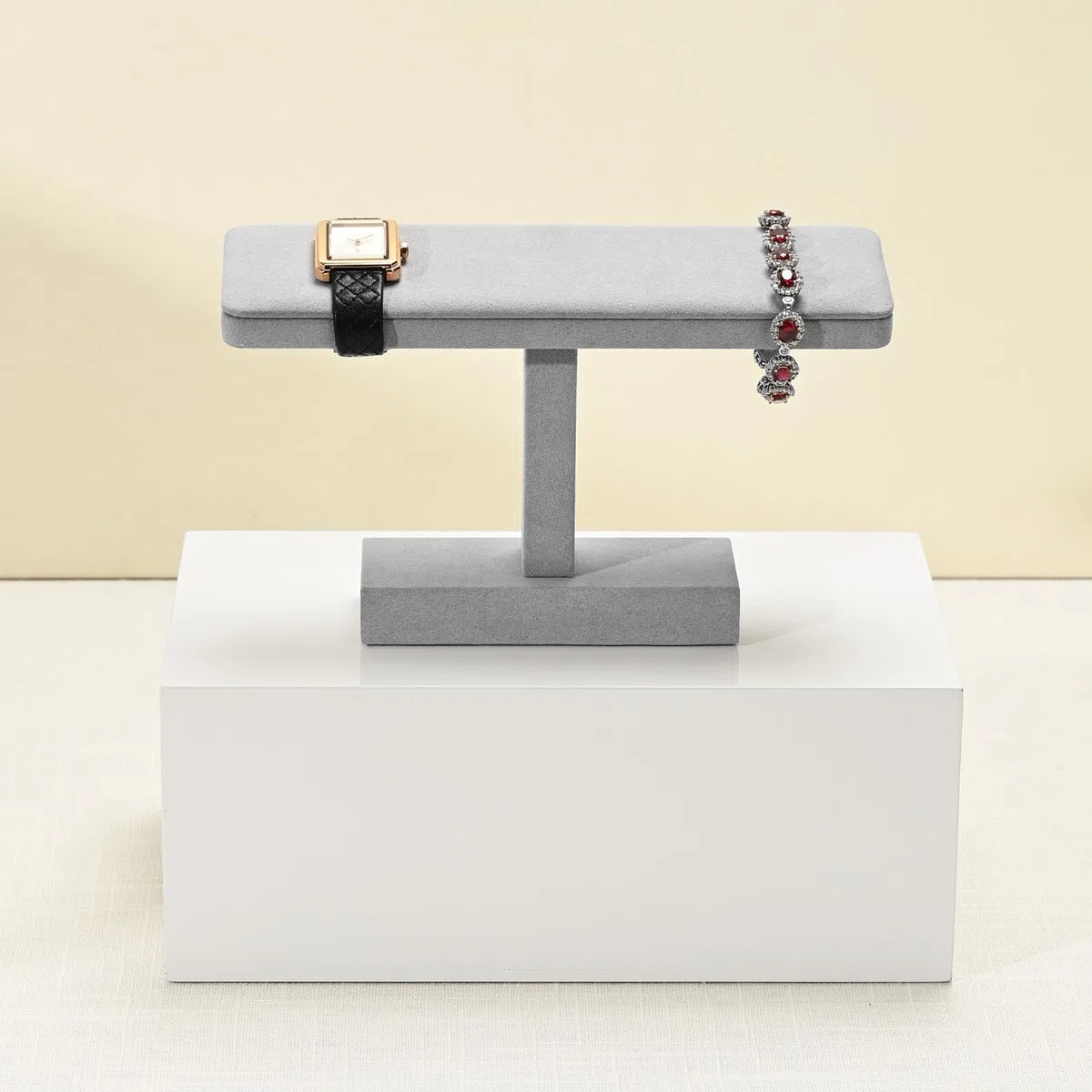 Oirlv Mikrofaser Uhrenständer,Uhrenhalter Schmuckständer,Watch Stand,Schmuck Armband Organizerständer(Grau)