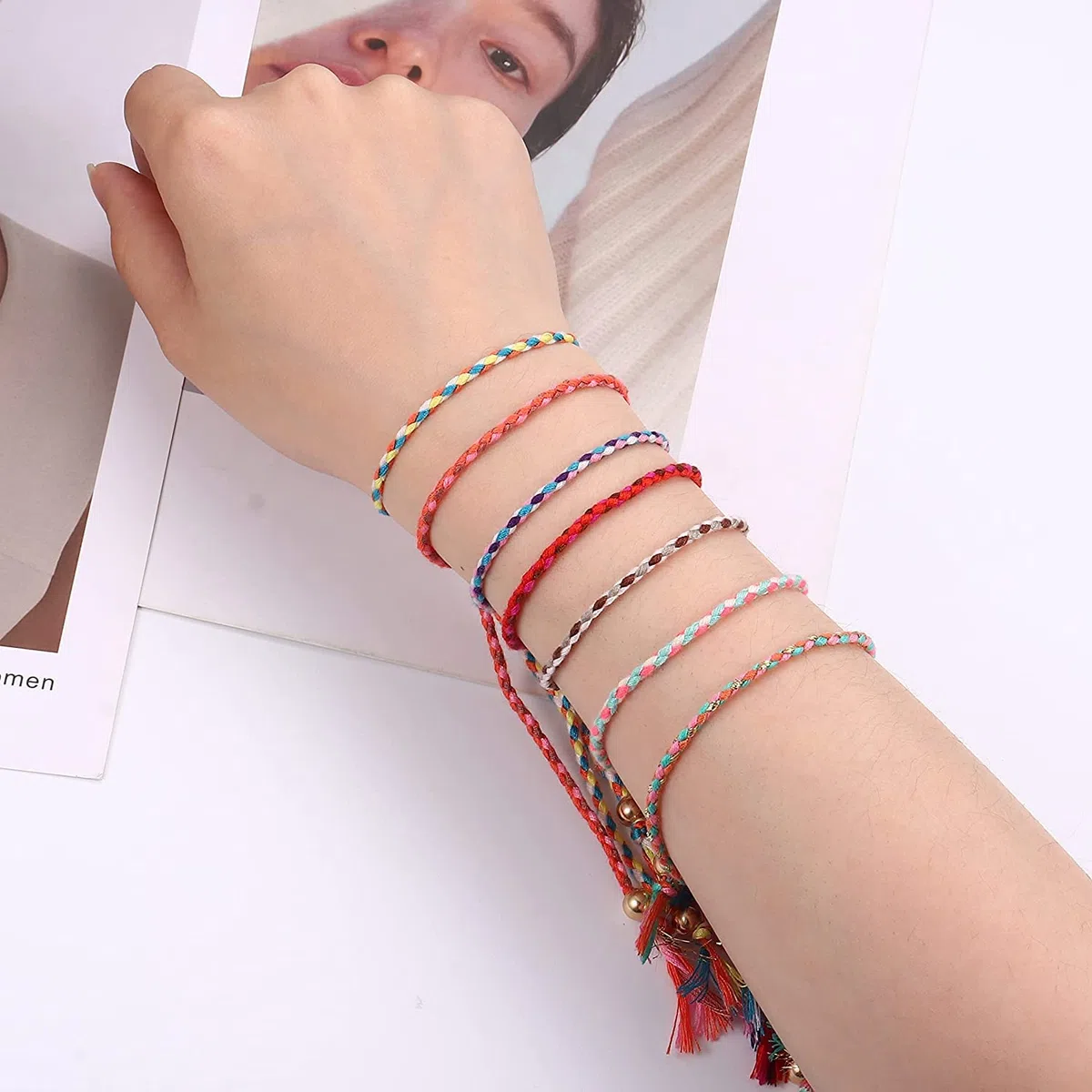 Adramata 35 Pcs Freundschaftsarmband für Damen Herren Verstellbar Gewebt Freundschaftsbänder Geflochtenes Schnurarmband Bunt Handgefertigt Seil Freundschaft Armband Set Sommer Strand Boho Armbänder