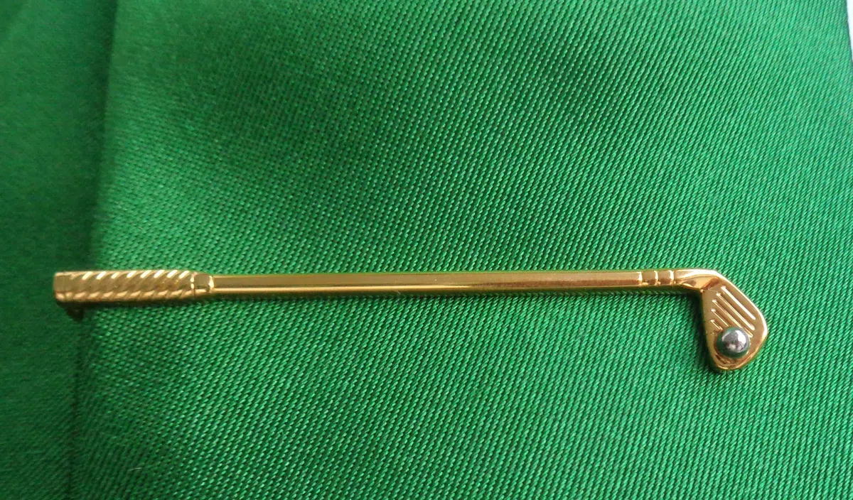 Krawattennadel Golf Schläger vergoldet mit silbernen Ball 6,5 cm lang m.i. Germany inkl. Geschenkbox - Schmuck für die Seidenkrawatte