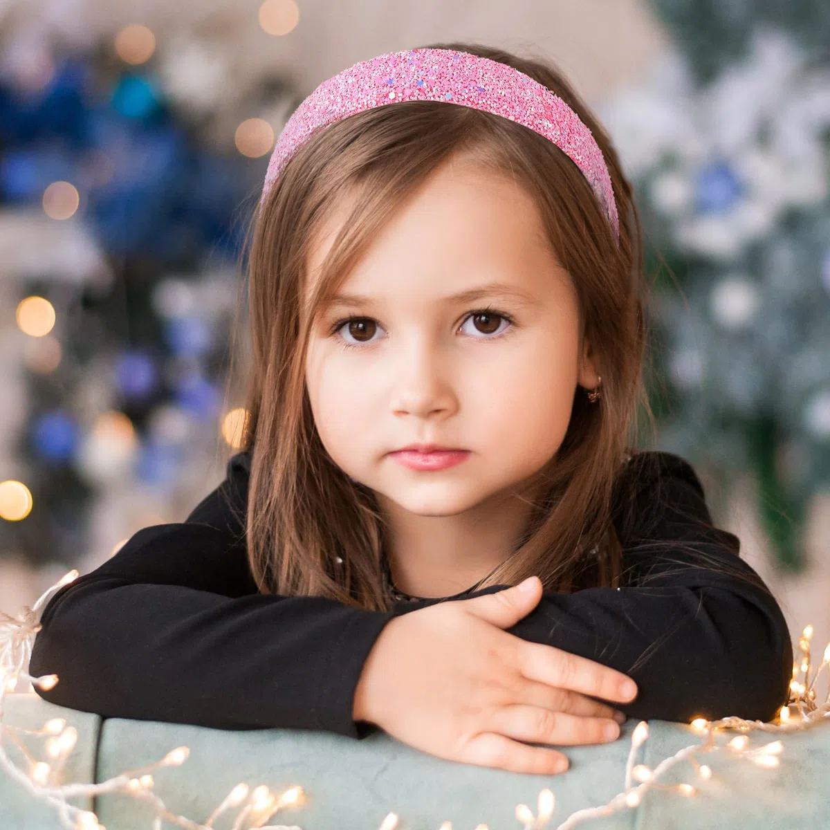 COMNICO 2 Stück Glitzer Stirnbänder für Mädchen Niedliche Glitzernde Breite Dicke Stirnbänder Bling Rutschfestes Haarband Regenbogen-Pailletten Haarschmuck (Rosa + Lila, Einheitsgröße)