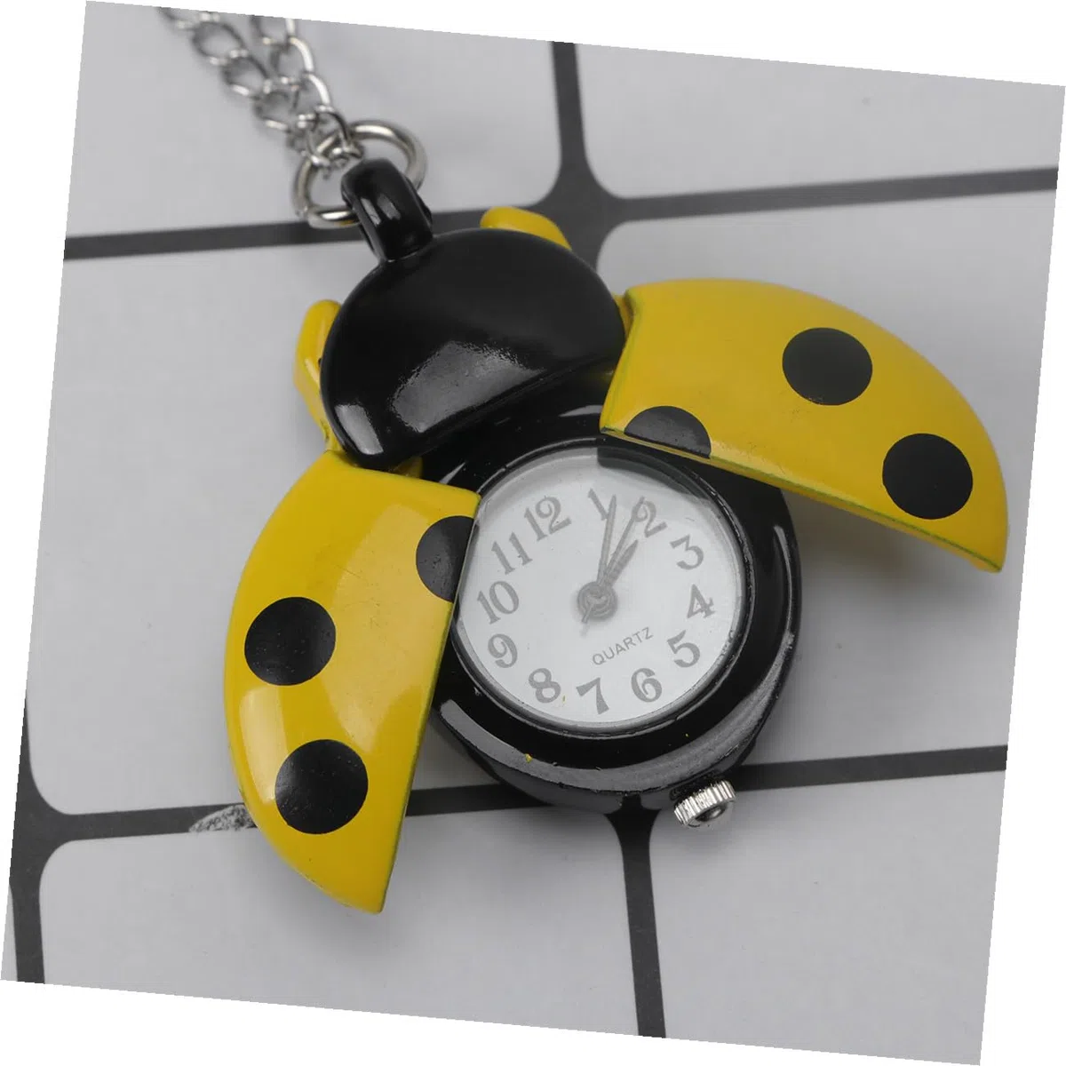 Mipcase Vintage Marienkäfer Taschenuhr Für Kinder Mit Präzisem Quarzwerk Und Metalllegierung Retro-Uhr in Käferform Als Geschenk Für Alltag Und Reisen