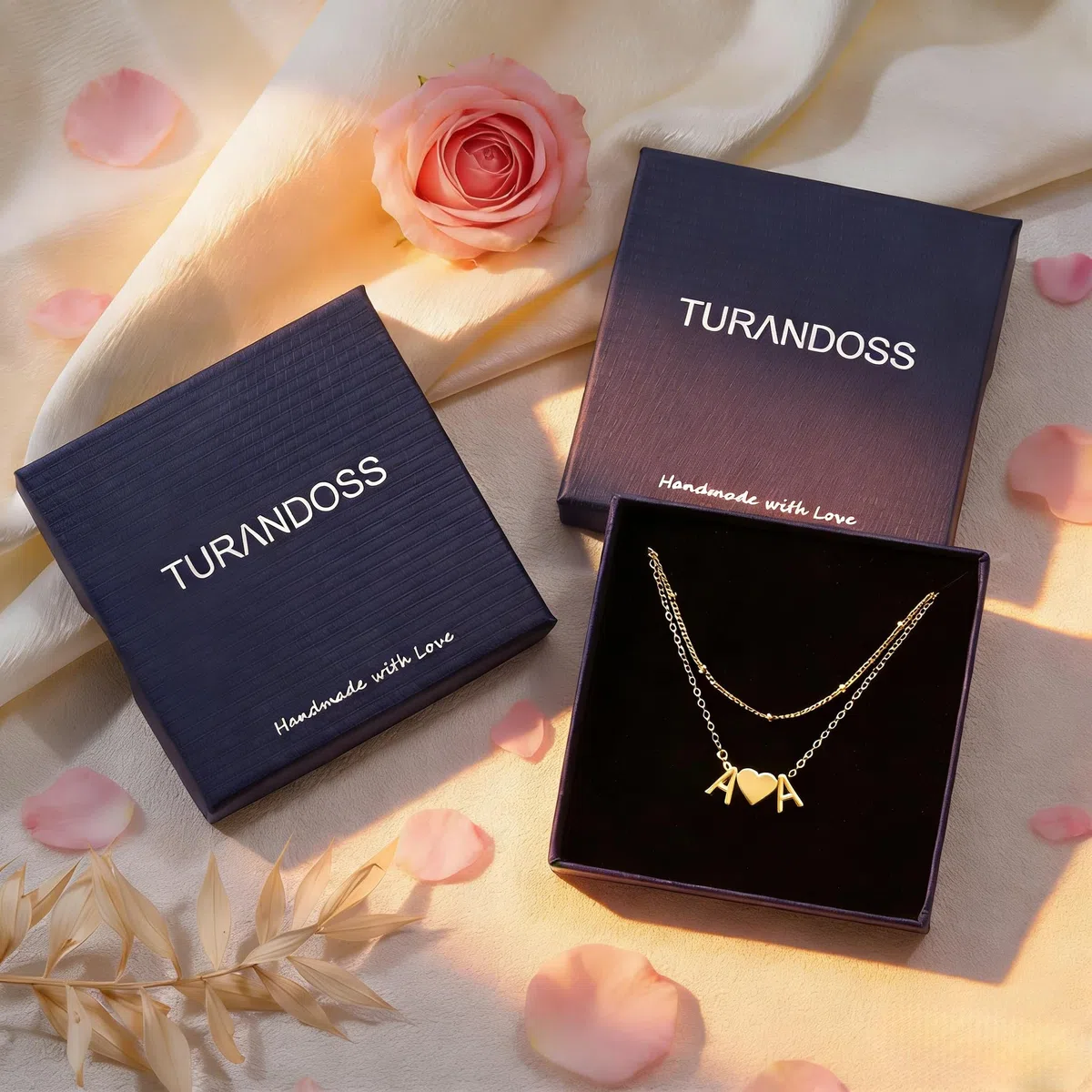 Turandoss Herz Armband mit Buchstaben Damen Gold, 14K Vergoldete 2 Buchstaben Armband Herz Armbänder Damen, Geschenke für Frauen Teenager Mädchen Freundin Mama Schmuck