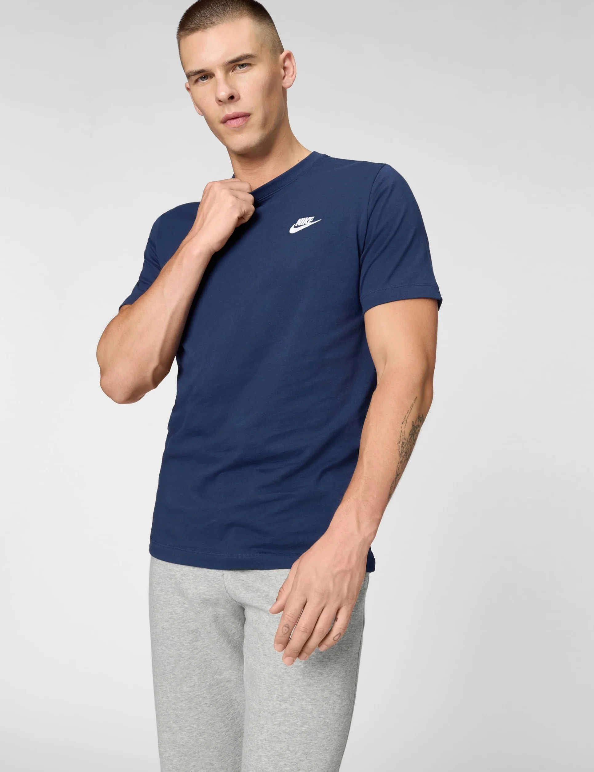 Nike Herren Sportswear Club T-Shirt (1er Pack)