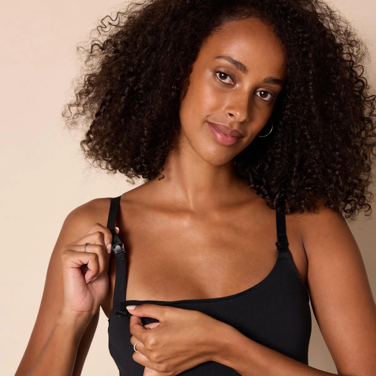 Amazon Essentials Damen Stillfreundliches Unterhemd Mit Verstellbaren Trägern Und Integriertem Regal-BH