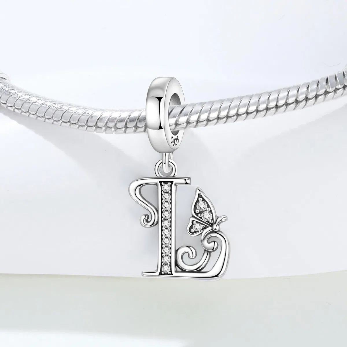 2 Stück 925 Sterling Silber Schmetterling Buchstaben Charms für Armbänder und Halsketten Alphabet Anfangsbuchstaben Anhänger Spacer Stopper Perlen Schmuck Geschenk für Frauen