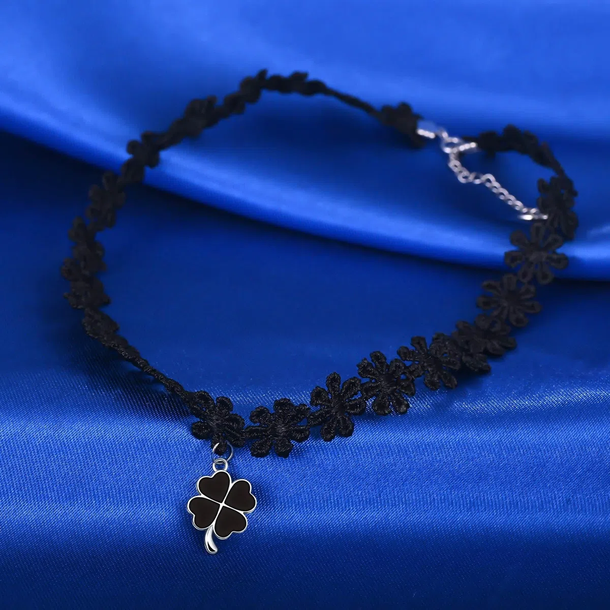 Damen Schwarze Blume Halsreife Halskette 925 Silber Ketten mit Vierblättriger Kleeblatt Anhänger für Mädchen Elegante Choker
