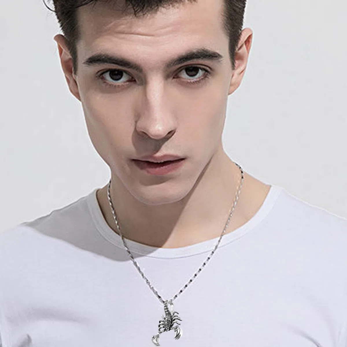OIDEA Herren Halskette mit Skorpion Anhänger: Gold/Silber Scorpio Kette aus Edelstahl Biker Schmuck Geschenk für Männer Jungs