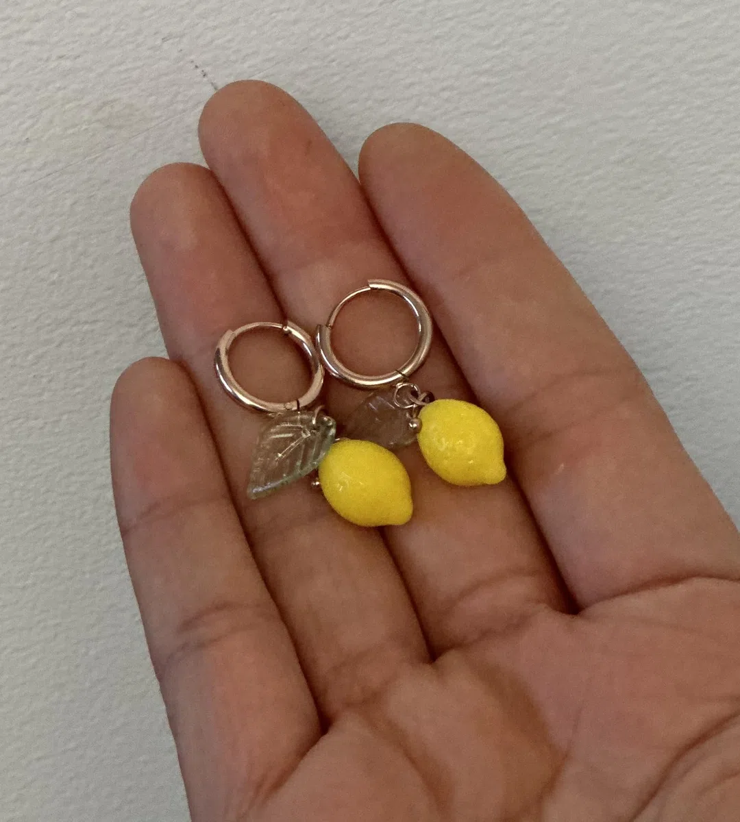 Handgemachte Ohrringe creolen aus 18k Gold vergoldeten Edelstahl mit hängenden Zitrone Anhänger