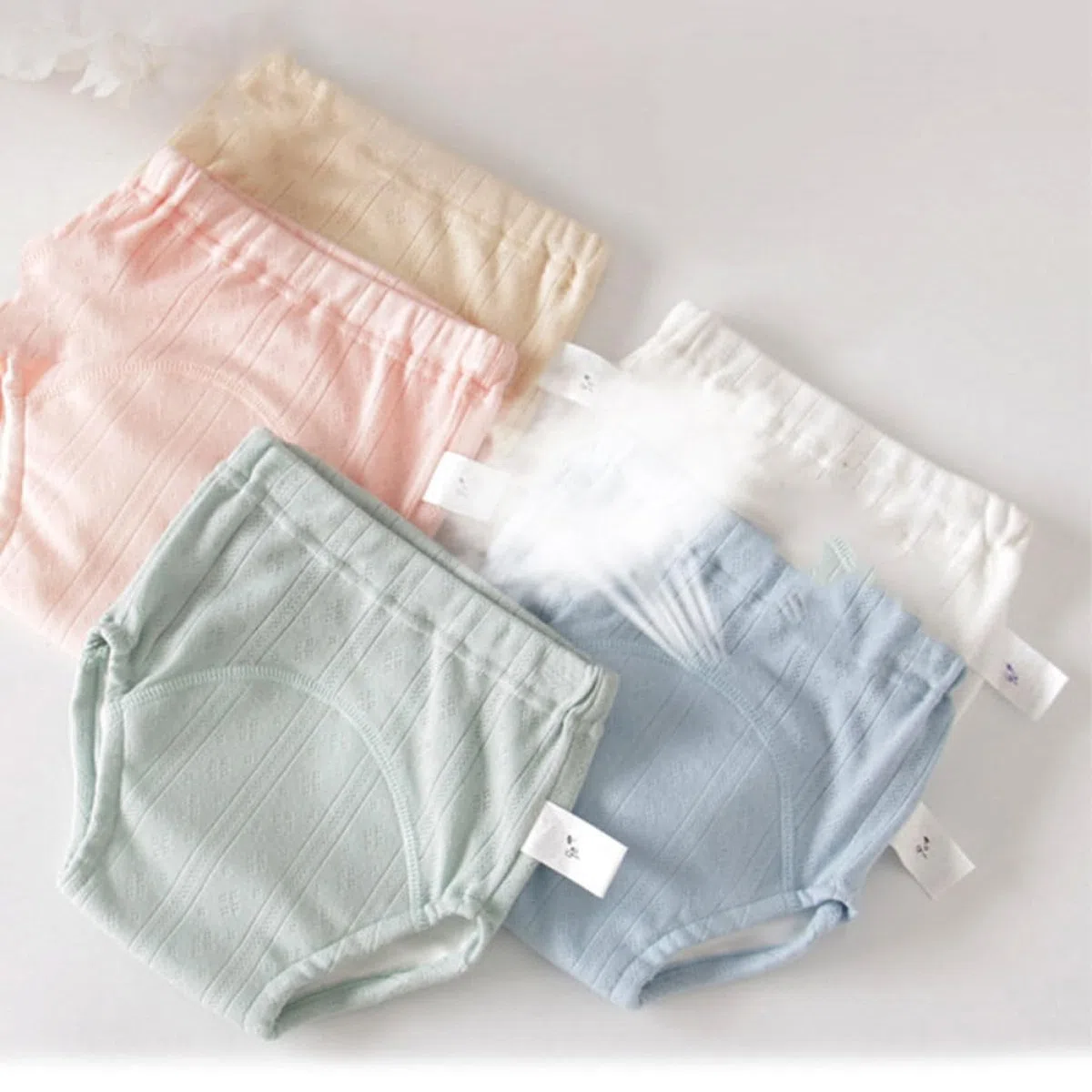 HANABASS Töpfchentrainingshosen Eng Anliegend aus Baumwolle 3 Stück-pack für Töpfchentraining Elastischer Bund 4-lagig Trainingsunterwäsche Zufällige Farbe für Babys