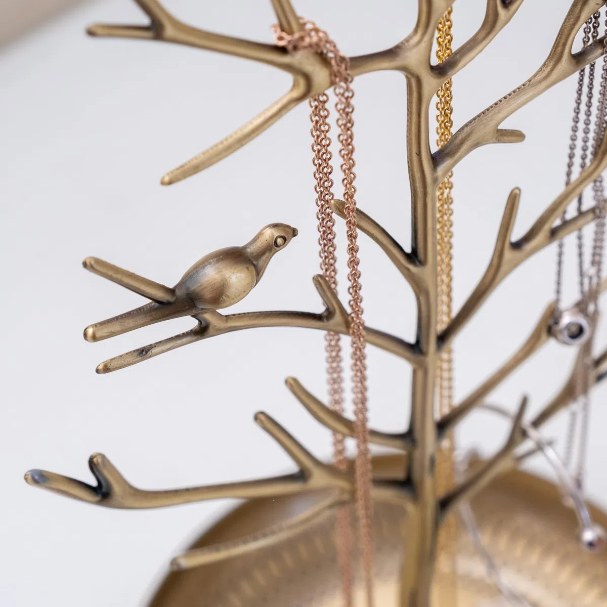 TRIXES Schmuckbaumständer im Gold-Stil – Vintage-Vögel – Hängen Sie Ihren Schmuck auf – Hängender Organizer-Rack-Turm – Präsentationsständer