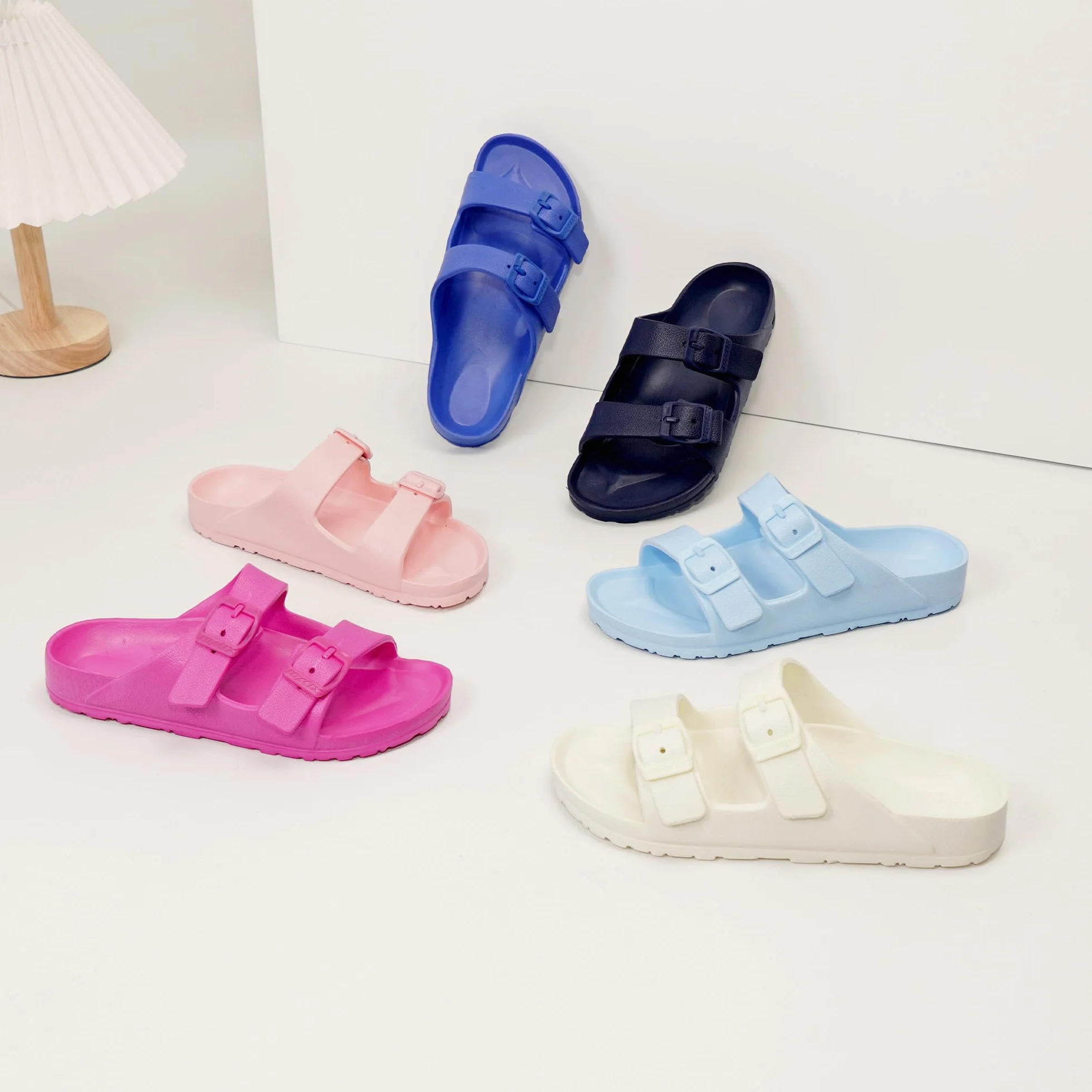 JOMIX Unisex Badelatschen Kinder Sommer Pantoletten für Jungen und Mädchen aus Gummi mit Verstellbare Schnalle Rutschfeste Schlappen für Pool und Strand