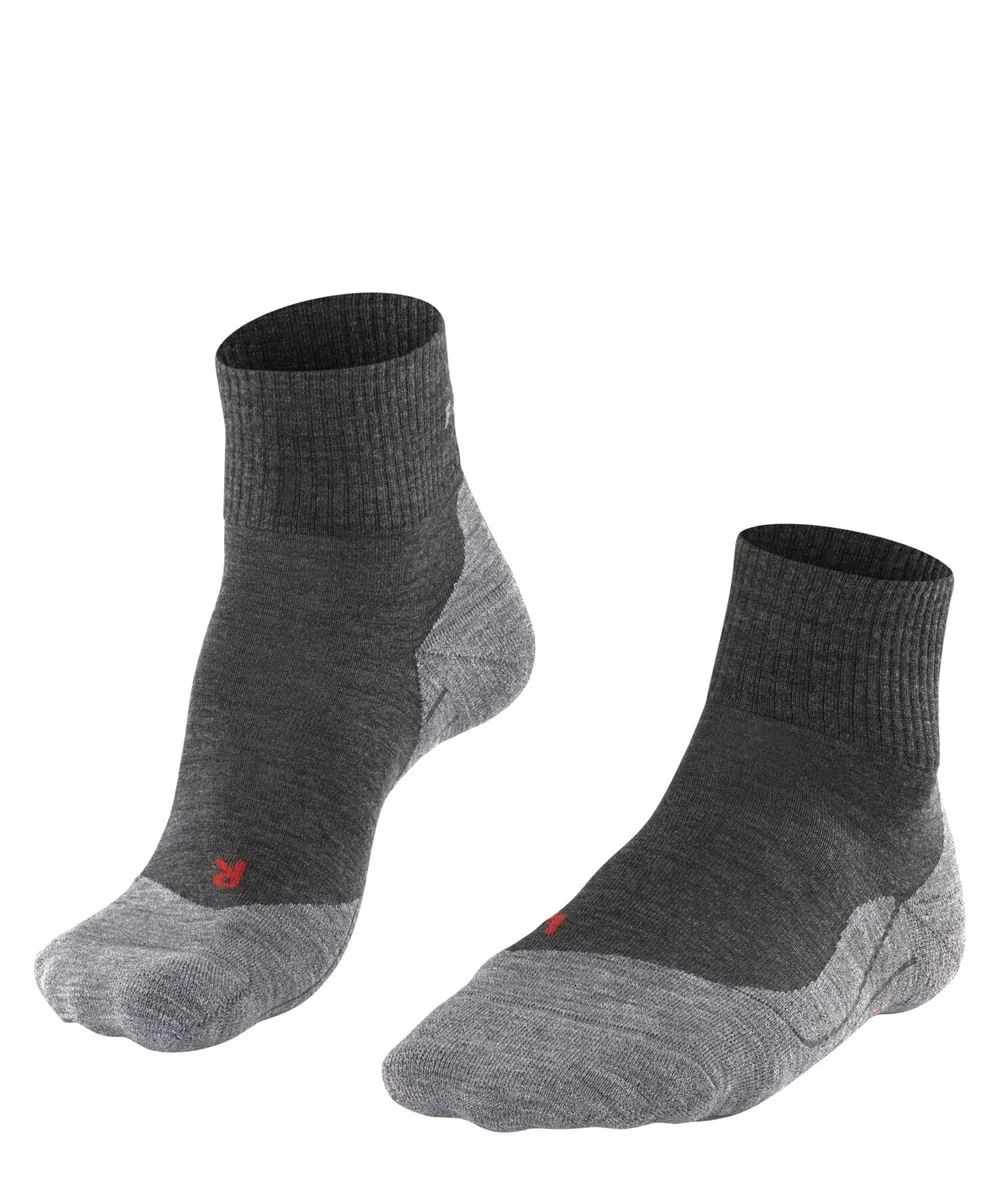 FALKE Herren TK5 Short Wandersocken atmungsaktive schnelltrocknende klimaregulierende geruchshemmende Wolle Funktionsmaterial leichte Polsterung antiblasen Trekkingsocken kurz dünn 1 Paar