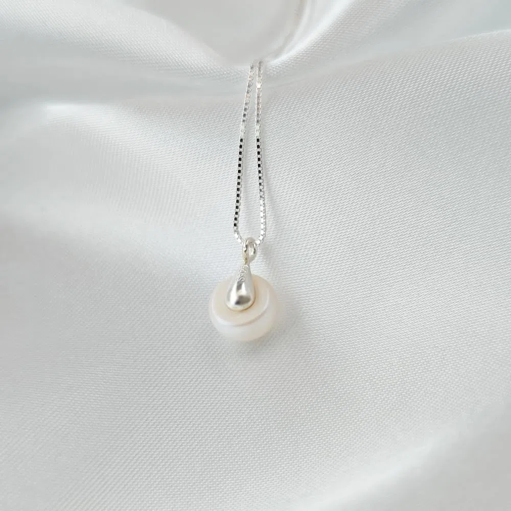 Halskette aus natürlichen Perlen, Perlenkette mit echt Silberkette und echt Perlen Weiß für Damen und Mädchen Elegant