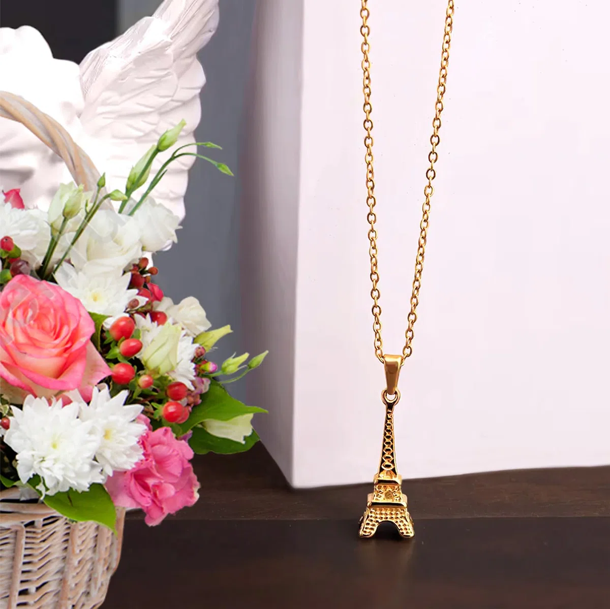 Kritz Damen Halskette Eiffelturm Gold - Anhänger Eiffel Turm Paris Edelstahl Vergoldet mit Verstellbare Kette - Schmuck Modisches Geschenenk